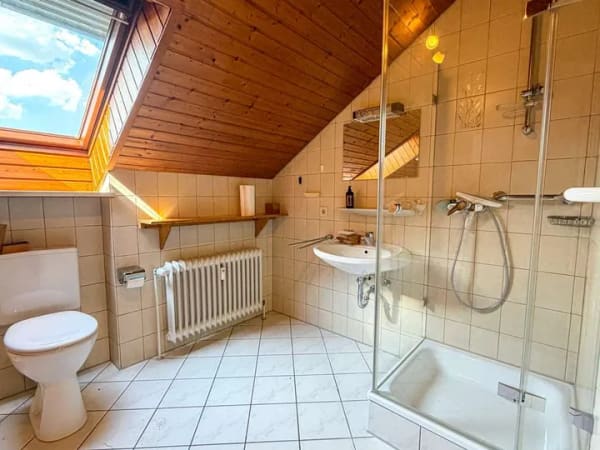Immobilie in Schwabmünchen - Großzügig geschnittene Dachgeschosswohnung - Bild 2