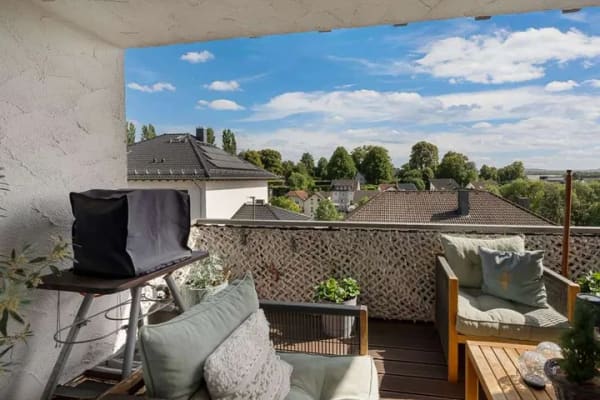 Immobilie in Bad Camberg - Familienparadies mit Wintergarten, Balkonen, Garage und unverbaubarem Ausblick - Bild 2