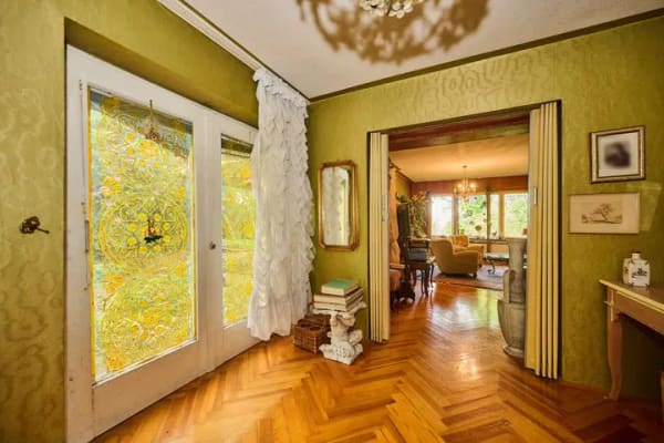 Immobilie in Haselbach - Eingewachsenes Einfamilienhaus mit großzügigem Garten in Haselbach (sanierungsbedürftig) - Bild 2