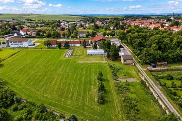 Immobilie in Gröningen - Wohnen, arbeiten, entfalten – Zweifamilienhaus mit Gewerbe - Bild 3