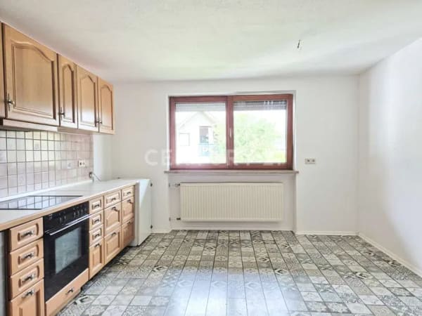 Immobilie in Triftern - ***Loft-Flair trifft Wohnkomfort – 4-Zimmer-Wohnung mit eigenem Garten, Garage & 2 Stellplätzen*** - Bild 2