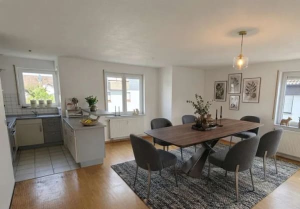 Immobilie in Schwaikheim - Sonniges Wohnglück: Großzügige 4-Zimmer-Wohnung mit Süd-West-Balkon + Garage - Bild 0