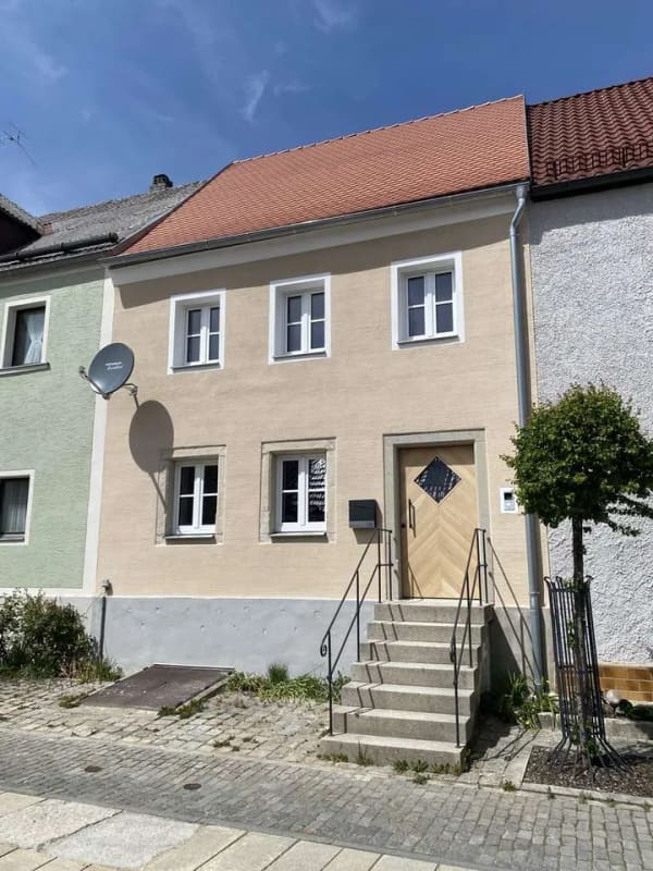 Immobilie in Schönsee - Wunderschönes Stadthaus mit "Neuer Ausstattung" und Garage. - Bild 0
