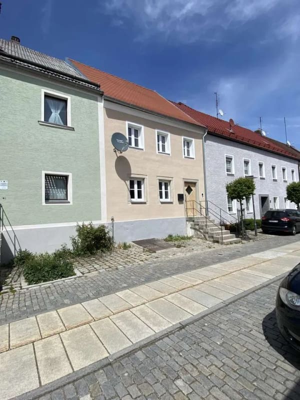 Immobilie in Schönsee - Wunderschönes Stadthaus mit "Neuer Ausstattung" und Garage. - Bild 1