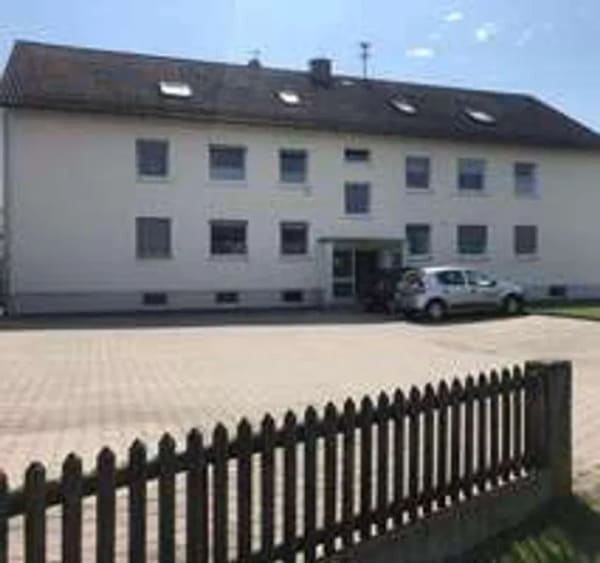 Immobilie in Affing - 1-Zimmer-Apartment mit Balkon und Garage - Bild 1