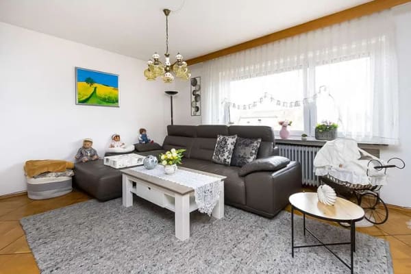 Immobilie in Sonnenbühl - Ein Zuhause, das mit Lebensplänen wächst - viel Platz für Familie, zwei Generationen und Freizeit - Bild 1