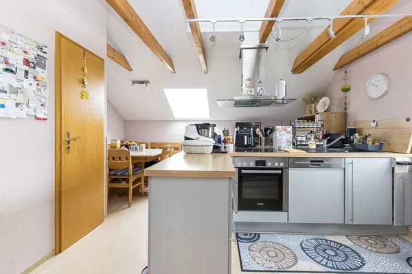 Immobilie in Sonnenbühl - Ein Zuhause, das mit Lebensplänen wächst - viel Platz für Familie, zwei Generationen und Freizeit - Bild 3