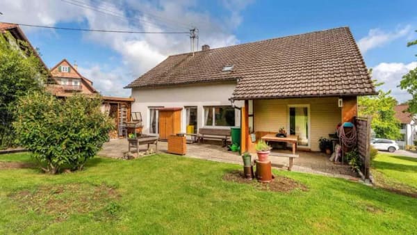 Immobilie in Zimmern ob Rottweil - Charmantes Einfamilienhaus mit zusätzlichem Baugrundstück - Bild 1