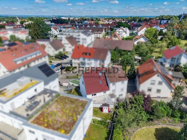 Immobilie in Laupheim - Zentral! Doppelhaushälfte mit großem Potential in bester Lage - Bild 2
