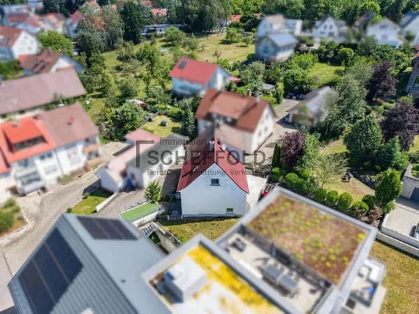 Immobilie in Laupheim - Zentral! Doppelhaushälfte mit großem Potential in bester Lage - Bild 3