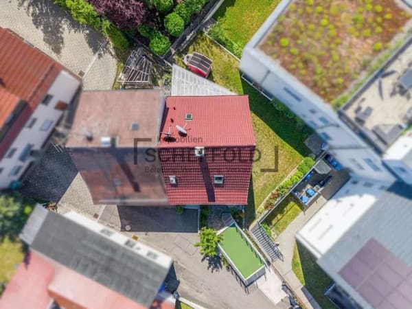 Immobilie in Laupheim - Zentral! Doppelhaushälfte mit großem Potential in bester Lage - Bild 4