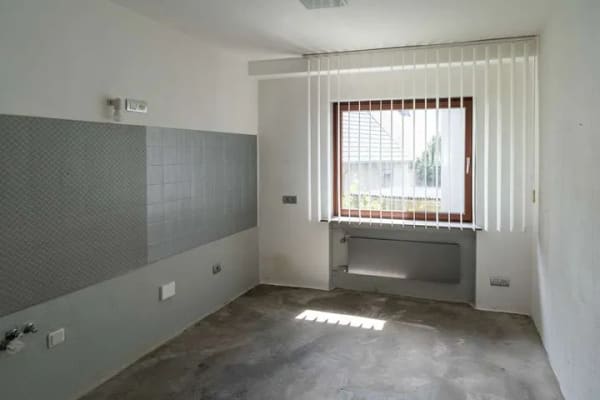 Immobilie in Oberelbert - GERÄUMIGES HAUS MIT PLATZ FÜR HUND UND KATZ! – Mit Garage u. Möglichkeit zur Dachterrasse! - Bild 2