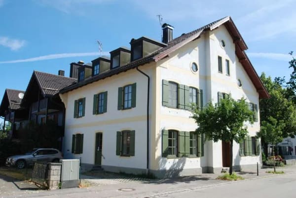 Immobilie in Iffeldorf - Wohnen und/oder Arbeiten mitten in Iffeldorfs Hofmark - Bild 0