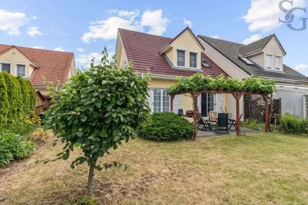 Immobilie in Bad Dürrenberg - Ihre Doppelhaushälfte in verkehrsberuhigter Lage! Terrasse | Keller | Balkon | Garage | Gäste WC - Bild 0