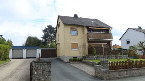 Immobilie in Sparneck - Einfamilienhaus mit schönem Garten in ruhiger Lage. - Bild 2