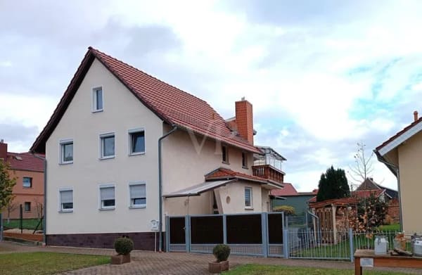 Immobilie in Heringen/Helme - Urbach - Gelassene Großzügigkeit in einem Haus von 1830 - zentral, Garten & Garagen - Bild 0