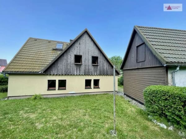 Immobilie in Altenberg - Gepflegtes Einfamilienhaus mit 1.594 m² Grundstück, Garage & Werkstatt in Altenberg - Bild 0
