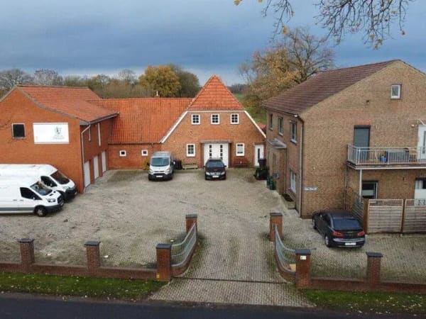 Immobilie in Thedinghausen - Stark reduziert ! Mehrgenerationenhaus mit 3 Gebäuden - ideal für Wohnen, Arbeiten oder Vermieten - Bild 0
