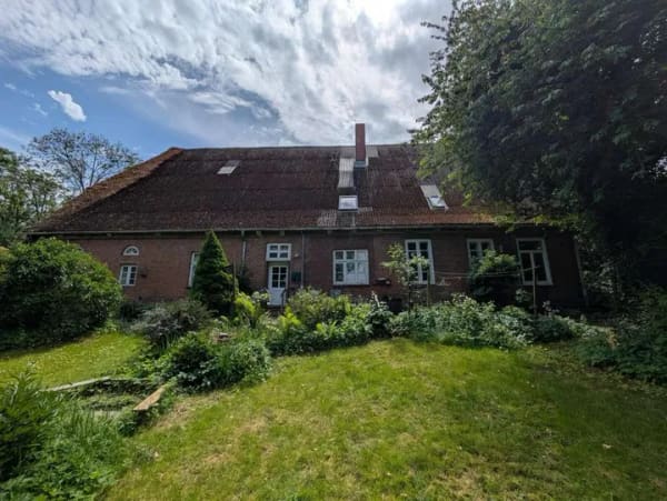 Immobilie in Burweg - Ehemaliges Pastorenhaus auf tollem Grundstück im Grünen - Bild 1