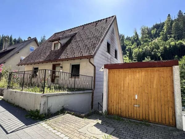 Immobilie in Triberg im Schwarzwald - Platz für Ihre Wohnideen – Einfamilienhaus mit Potenzial in Triberg-Nußbach! - Bild 1