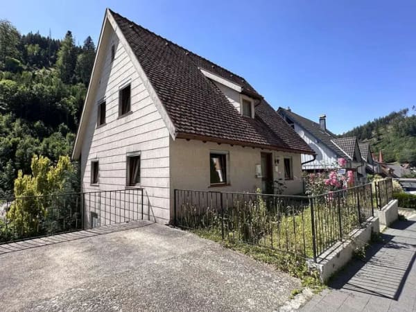 Immobilie in Triberg im Schwarzwald - Platz für Ihre Wohnideen – Einfamilienhaus mit Potenzial in Triberg-Nußbach! - Bild 2