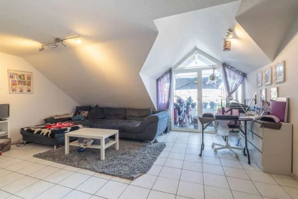 Immobilie in Kenzingen - Wohnkomfort auf zwei Ebenen: 4-Zimmer-Maisonettewohnung mit Balkon - Bild 1