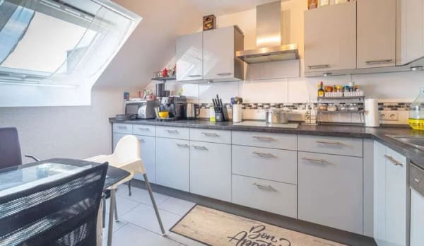 Immobilie in Kenzingen - Wohnkomfort auf zwei Ebenen: 4-Zimmer-Maisonettewohnung mit Balkon - Bild 3