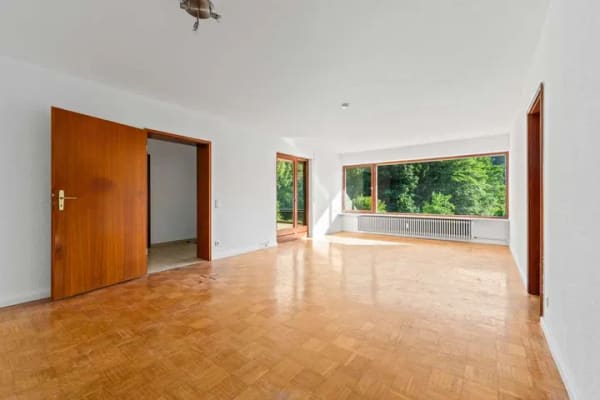 Immobilie in Flörsbachtal - Großzügiges Mehrfamilienhaus mit Charakter, Substanz und vielfältigem Entwicklungspotenzial - Bild 2
