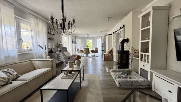 Immobilie in Münstermaifeld - Klassisches Einfamilienhaus mit Charme, Kamin und Sonnenterrasse - Bild 3