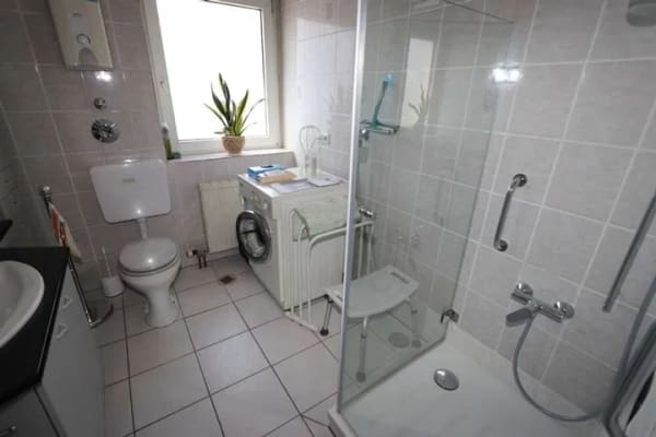 Immobilie in Kaarst - + Holzbüttgen + 3-Zimmer-Wohnung + ca. 84 m² + Bj.1974 + 5. OG + Aufzug + - Bild 4