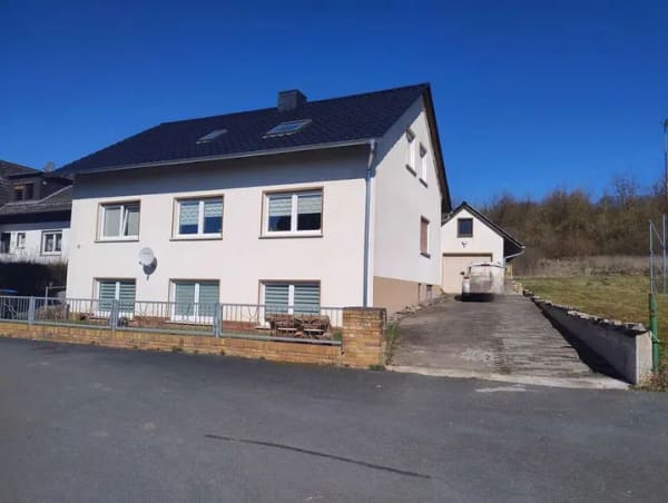 Immobilie in Herleshausen - Haus mit Nebengebäude - Bild 0