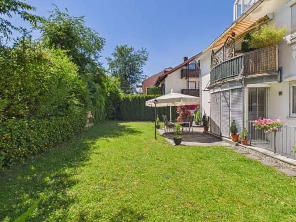 Immobilie in Grafing bei München - Wohnen, Investieren und Generationen vereinen – gepflegtes 3-Parteienhaus in attraktiver Lage - Bild 1