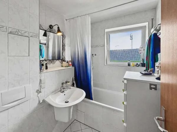 Immobilie in Rathenow - Bezugsfreie 3-Zimmer-Dachgeschosswohnung mit Galerie, Balkon und Tiefgaragenstellplatz in Rathenow - Bild 3