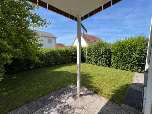 Immobilie in Hausen - Drinnen hell, draußen grün: 3-Zimmer mit Terrasse, Garten und TG-Stellplatz - Bild 1