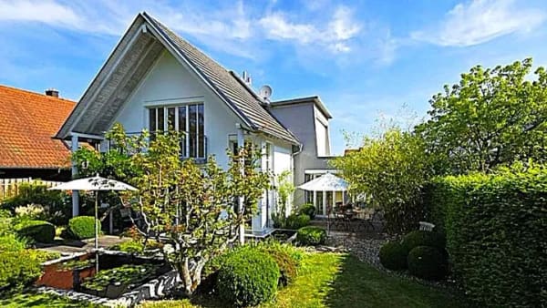 Immobilie in Durbach - Besondere Immobilie - modernes, hochwertiges Einfamilienhaus mit parkartigem Garten*** - Bild 2