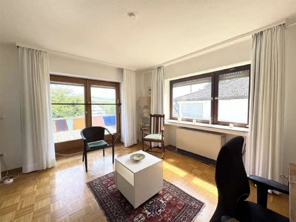 Immobilie in Eltville am Rhein - Penthouse-Wohnung mit Garten, Terrasse und Panoramablick in top Feldrandlange von Eltville  - Bild 2