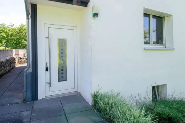 Immobilie in Remshalden - Großzügiges Anwesen im Stadtkern mit toller Aussicht und vermieteter Einliegerwohnung - Bild 1