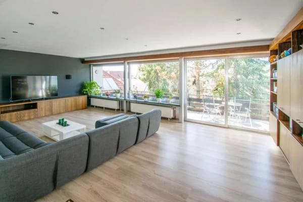 Immobilie in Remshalden - Großzügiges Anwesen im Stadtkern mit toller Aussicht und vermieteter Einliegerwohnung - Bild 3