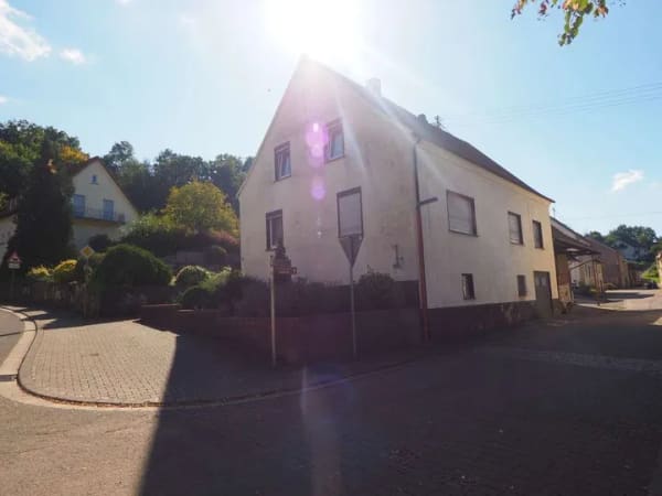 Immobilie in Wiesbach - GEMÜTLICHES EINFAMILIENHAUS MIT GARAGE UND GARTEN - Bild 3