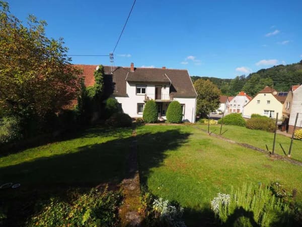 Immobilie in Wiesbach - GEMÜTLICHES EINFAMILIENHAUS MIT GARAGE UND GARTEN - Bild 4