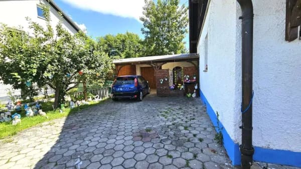 Immobilie in Dingolfing - Charmantes Einfamilienhaus mit großzügigem Grundstück - Bild 2