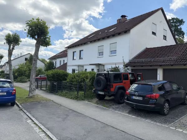 Immobilie in Aystetten - DAS RAUMWUNDER - Familienfreundliche Doppelhaushälfte mit Platz für die ganze Familie - Bild 0