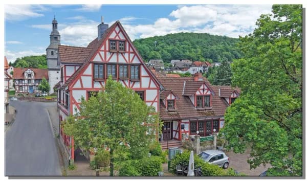 Immobilie in Helsa - Preiswerte 2,5 ZKB in gemütlichem Fachwerkhaus, Helsa-Mitte - Bild 0