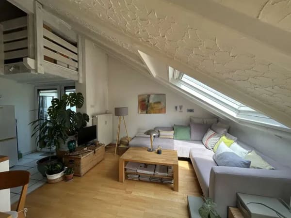 Immobilie in Klingenmünster - Gemütliche DG-Wohnung mit Galerie, Wintergarten und Balkon - Bild 2