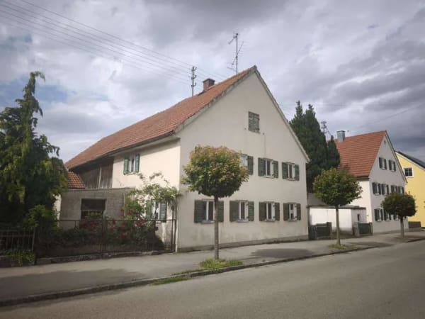Immobilie in Kirchheim in Schwaben - Ehemaliges Bauernhaus mit viel Potenzial zur individuellen Gestaltung - Bild 1
