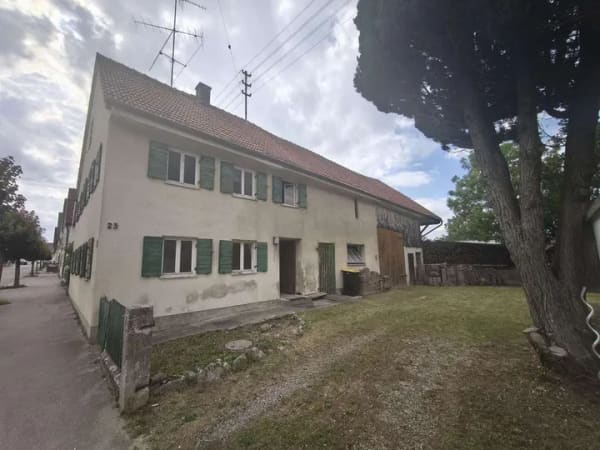 Immobilie in Kirchheim in Schwaben - Ehemaliges Bauernhaus mit viel Potenzial zur individuellen Gestaltung - Bild 2