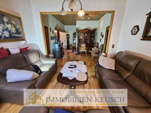 Immobilie in Verden (Aller) - Großzügiges & gepflegtes Drei-/Mehrfamilienhaus in begehrter Lage mit Garten, 2 Terrassen & Carport - Bild 2