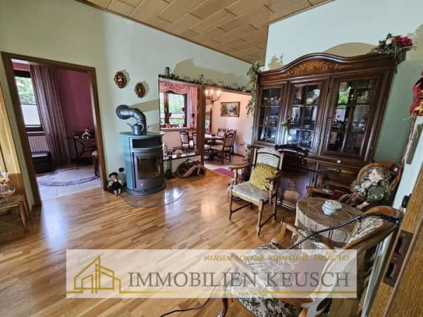 Immobilie in Verden (Aller) - Großzügiges & gepflegtes Drei-/Mehrfamilienhaus in begehrter Lage mit Garten, 2 Terrassen & Carport - Bild 3
