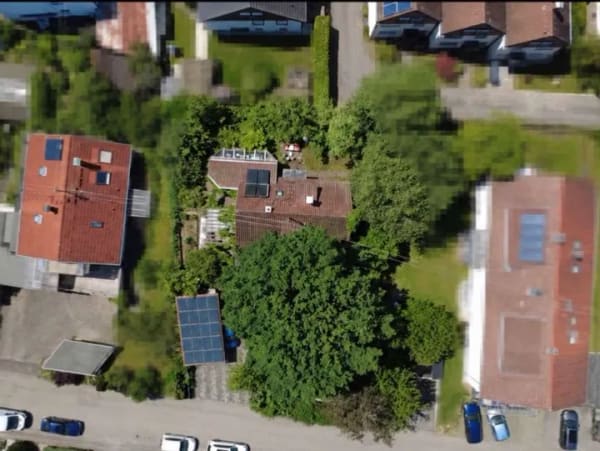 Immobilie in Weil im Schönbuch - Freistehendes Einfamilienhaus mit großem Grundstück und Ausbaupotential in Weil im Schönbuch - Bild 1