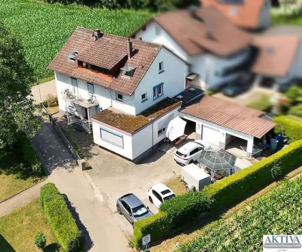 Immobilie in Gutach im Breisgau - Dreifamilienhaus in Ortsrandlage in Gutach - Bild 0